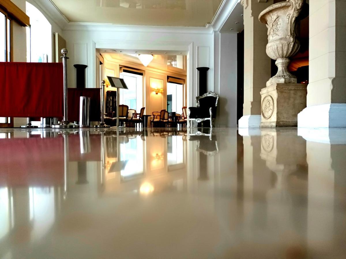 Hotel Jeanne D'Arc Lourdes Bagian luar foto