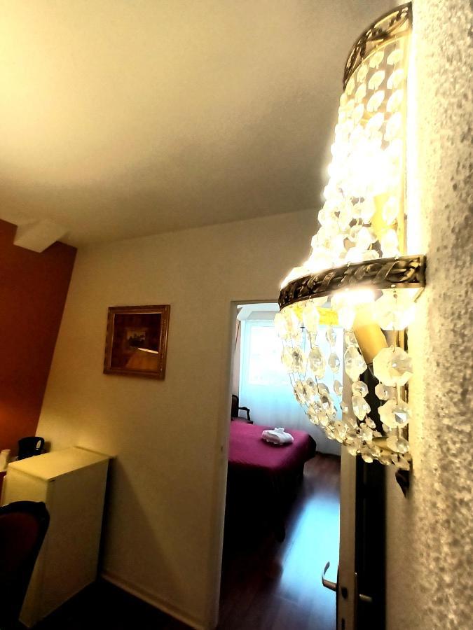 Hotel Jeanne D'Arc Lourdes Bagian luar foto