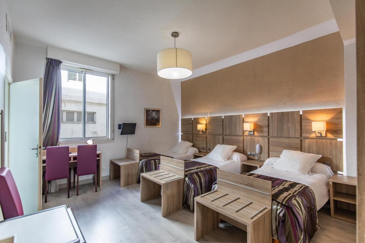 Hotel Jeanne D'Arc Lourdes Bagian luar foto