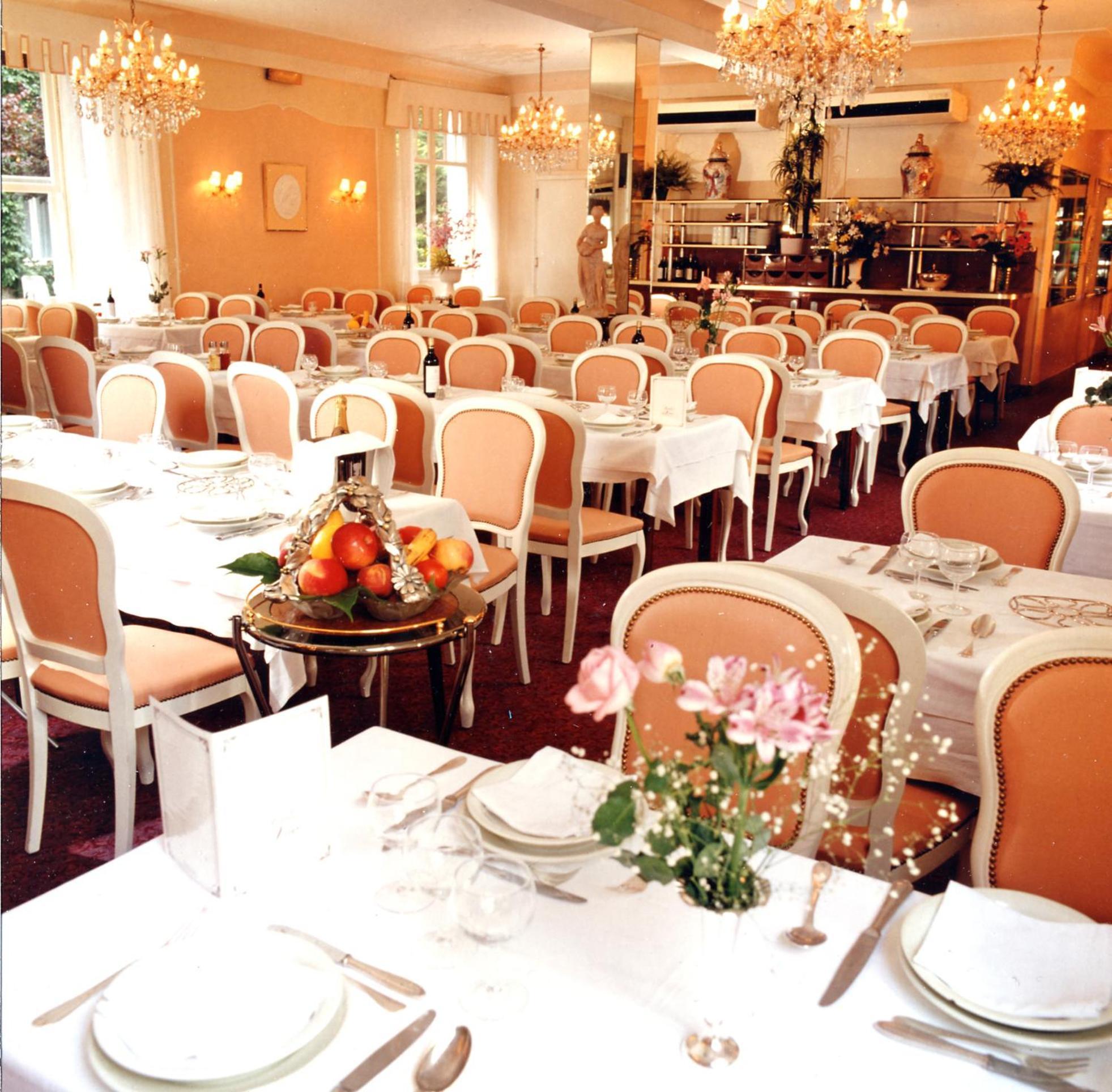 Hotel Jeanne D'Arc Lourdes Bagian luar foto