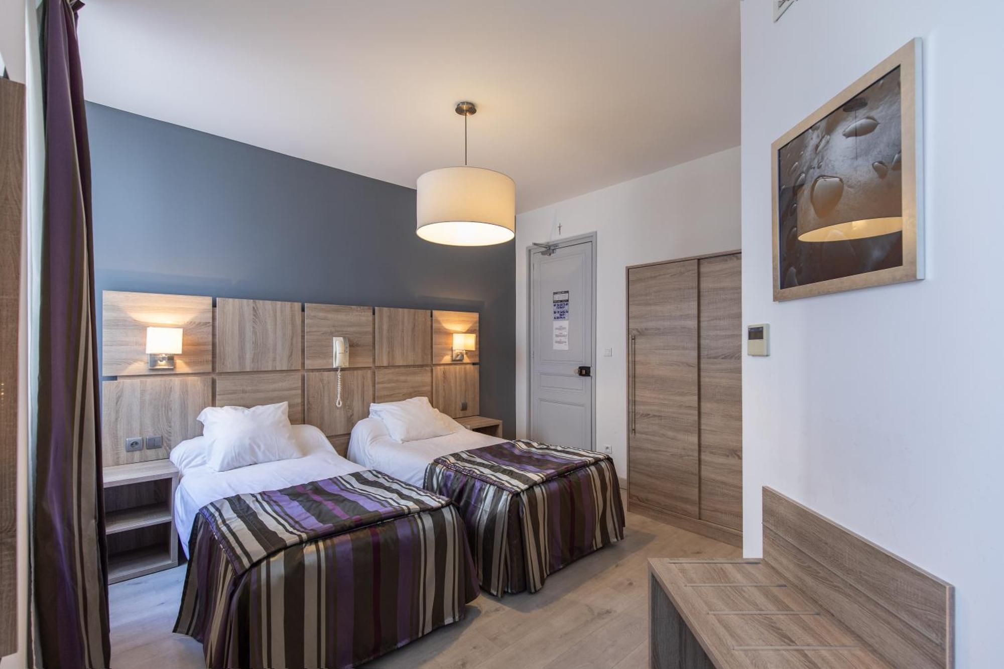 Hotel Jeanne D'Arc Lourdes Bagian luar foto
